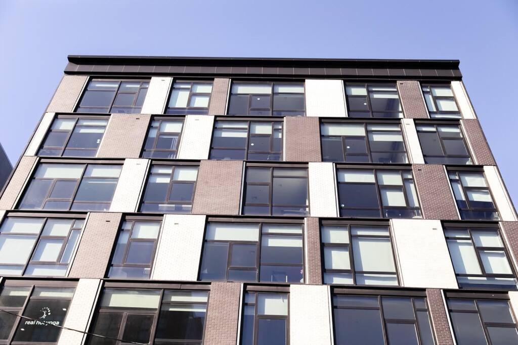 Dharma Home Suites Хобокен Экстерьер фото
