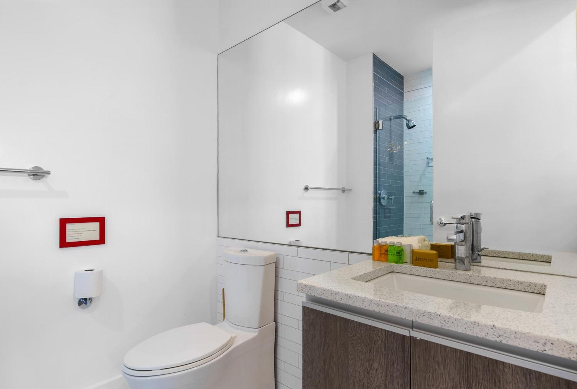 Dharma Home Suites Хобокен Экстерьер фото