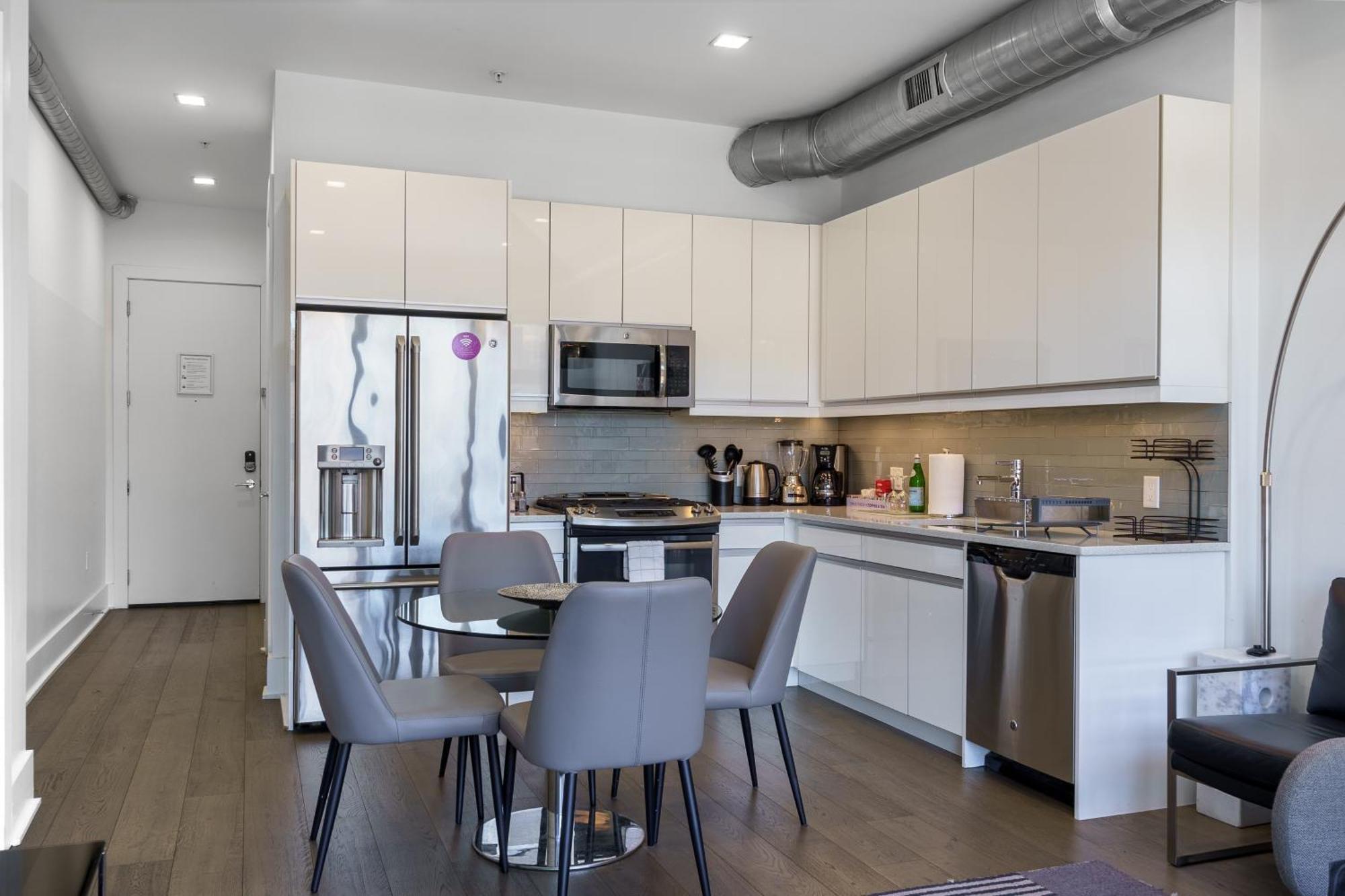 Dharma Home Suites Хобокен Экстерьер фото